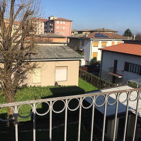 Guesthouse Flora Лоди Екстериор снимка