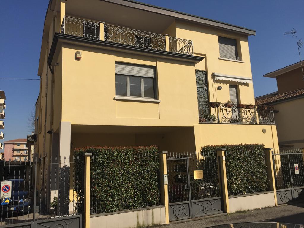 Guesthouse Flora Лоди Екстериор снимка