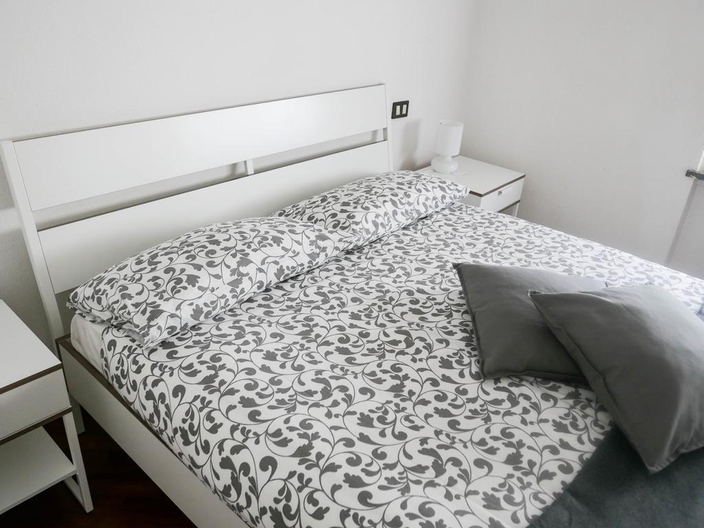 Guesthouse Flora Лоди Екстериор снимка